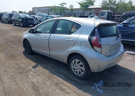 2015 Toyota Prius C Two из США, поврежденный, VIN JTDKDTB33F1113692